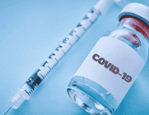 Por primera vez el Gobierno federal aplicaría vacunas actualizadas contra COVID-19, de la empresa Moderna. ESPECIAL / CANVA