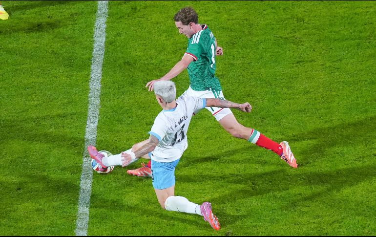 La poca precisión ofensiva impidió que México anotara en la primera mitad.