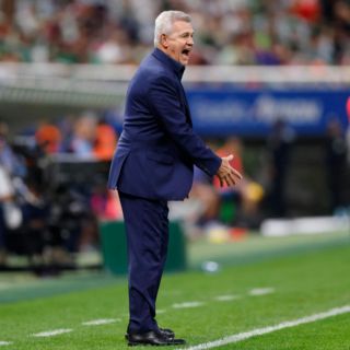 Aguirre destaca actitud y crecimiento del Tri tras empate ante Uruguay
