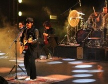 “Buenas noches, amigos queridos de Guadalajara”, saludó entre risas antes de tomar la guitarra para “Intenta amar”. EL INFORMADOR/ H. Navarro