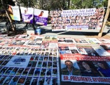 En la jornada de búsqueda en vida de personas desaparecidas se pegaron alrededor de tres mil cédulas en el Centro Histórico de Guadalajara. EL INFORMADOR / J. ACOSTA