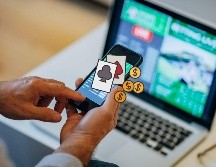 La Unidad de Inteligencia Financiera (UIF) de la Secretaría de Hacienda informó que bloqueó a 13 casinos en diferentes estados, por presunto lavado de dinero. CANVA / ESPECIAL