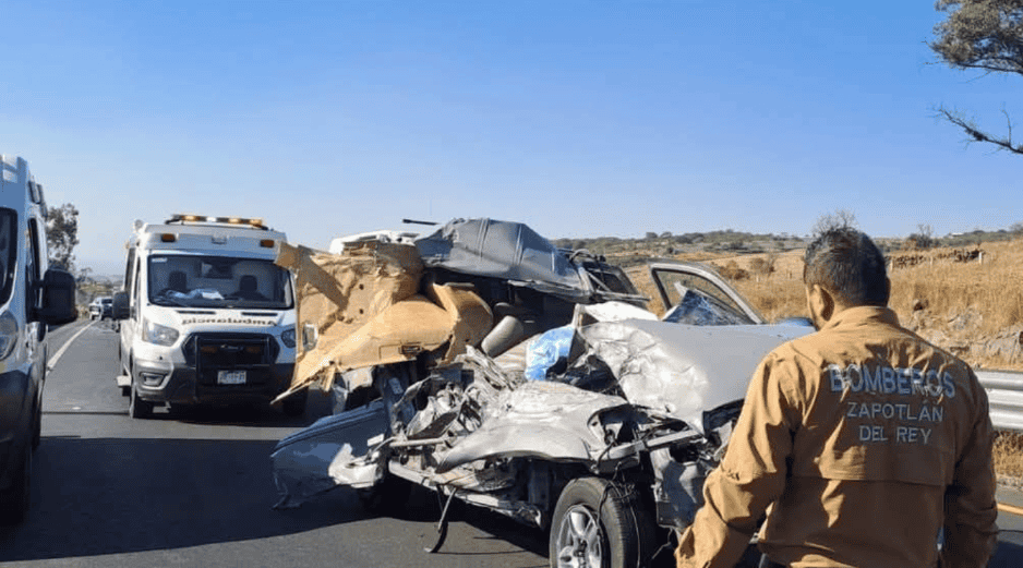 Al arribo de los cuerpos de emergencia, personal de SYSMEDIC localizó a un hombre de 62 años identificado como Hugo Gómez Herrera. CORTESÍA