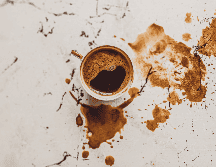 De acuerdo con una empresa cafetera española, estos son algunos consejos para quitar las manchas de café de tu ropa. ESPECIAL