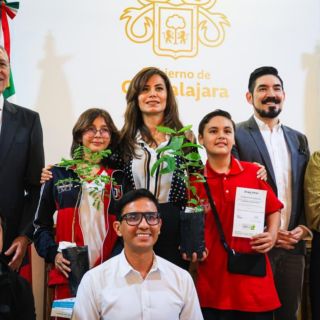 Extra AC y GDL regalarán 100 mil árboles con la meta de ser la ciudad más 'verde'