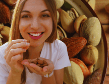 Casos de enfermedades como salmonelosis y brotes de hepatitis A han sido vinculados al consumo de frutos secos contaminados. ESPECIAL / CANVA