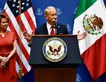 El equipo del embajador Ronald Johnson respondió a comentarios de usuarios de X que utilizaron lenguaje ofensivo.