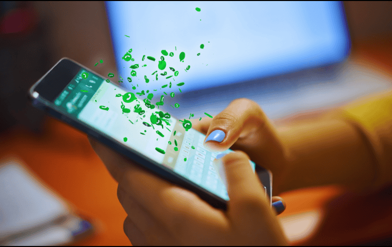 A nivel mundial, WhatsApp es la aplicación más popular, con más de 3 mil millones de usuarios activos, según datos de Statista. ESPECIAL / CANVA