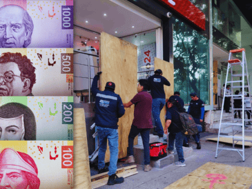 Cada negocio ubicado del Ángel de la Independencia al Zócalo gasta de 2 mil 702 a 48 mil 641 pesos para protegerse de los actos vandálicos en las manifestaciones. SUN / ARCHIVO