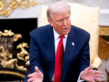 Trump pretende ampliar su producción energética reabriendo regiones costeras antes limitadas a la industria petrolera. EFE/N. Howard