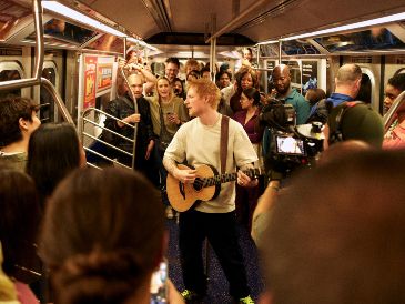 "Sin cortes con Ed Sheeran: Una experiencia musical" ya se puede ver en Netflix. ESPECIAL/NETFLIX.