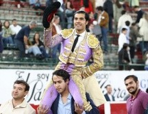 El matador Diego San Román reconoce sentirse sorprendido por la cifra de orejas acumuladas en el año, pero sobre todo enfatizó la responsabilidad que le genera el cariño del público tapatío. ESPECIAL