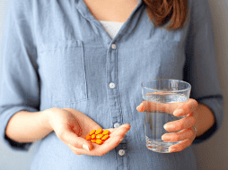 Aunque los suplementos pueden ser útiles en casos específicos, automedicarse no es una práctica segura. CANVA