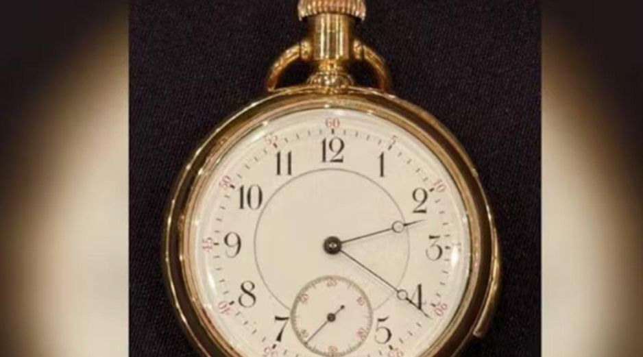 El reloj de bolsillo de oro de Isidor Straus, quien falleció en el Titanic junto con su esposa, Ida, se vendió en subasta. ESPECIAL