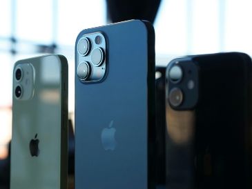 Cada cierto tiempo el sistema operativo de los iPhone se debe de actualizar para mejorar su rendimiento. UNSPLASH / DENIS CHERKASHIN
