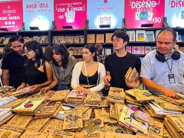 Con el incremento de asistentes previsto para 2025, la implementación del transporte gratuito pretende mejorar la experiencia de los visitantes y asegurar traslados cómodos y seguros hacia la Expo Guadalajara. EL INFORMADOR/ ARCHIVO