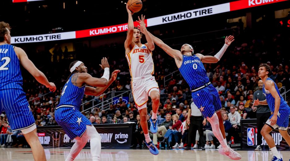 Cuando Detroit alcanzó las 13 victorias consecutivas en temporada regular en dos ocasiones anteriores, el equipo logró el título de la NBA. AP/M. Conroy