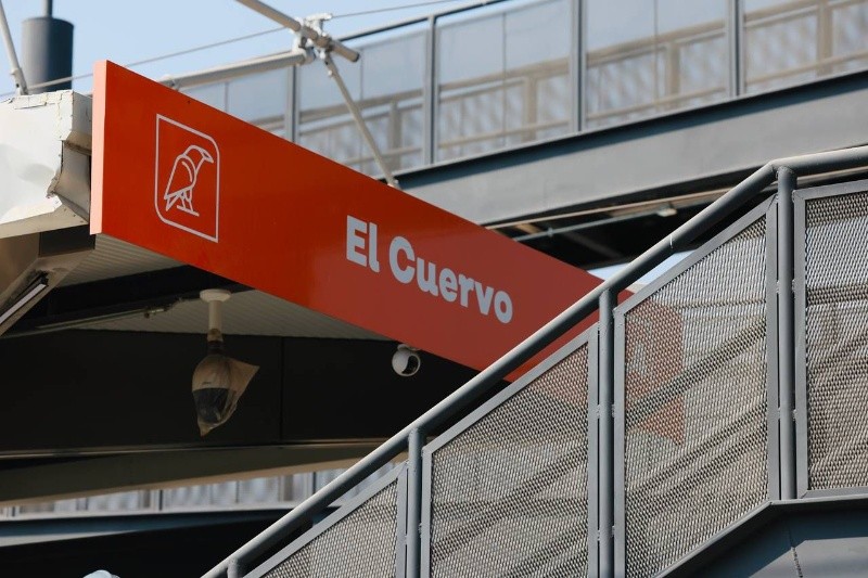 En la estación El Cuervo, los funcionarios constataron que los vagones del nuevo sistema de transporte ya realizan pruebas y calibraciones en tiempo real.&nbsp;CORTESÍA