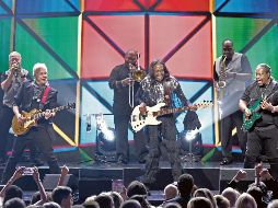 La agrupación se presentó en la gala “Power of Love”, realizada el 22 de febrero de 2025, en el MGM Grand Garden Arena de Las Vegas. AFP