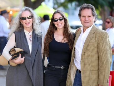 Lorena Urrea, Sofía y Óscar Ramírez. GENTE BIEN JALISCO / Revista del 28 de noviembre 2025