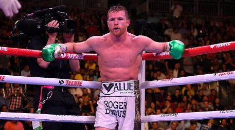 La derrota de Álvarez en septiembre resultó especialmente dolorosa por la pérdida de los cuatro cinturones supermedianos. Imago7 / ARCHIVO