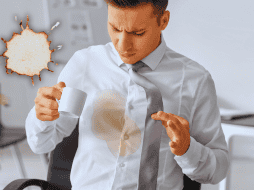 Sabemos lo difícil que puede ser eliminar el rastro de esta deliciosa y clásica bebida de tus prendas favoritas. ESPECIAL / CANVA