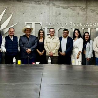 Agroindustria tequilera y legisladores dialogan para fortalecer la competitividad del tequila