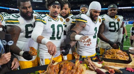 Jordan Love (#10) y Micah Parsons tuvieron destacadas actuaciones en este duelo. AP/P. Sancya