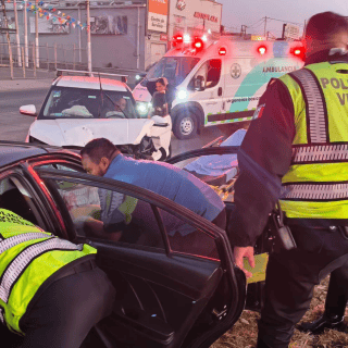 Suspenden este viernes contraflujo en López Mateos por choque frontal