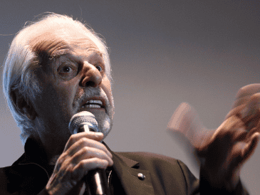 Jodorowsky llegó a México en 1959 como parte de la compañía del célebre mimo francés Marcel Marceau (1923-2007) y su estancia se extendió por casi dos décadas. EFE / ARCHIVO