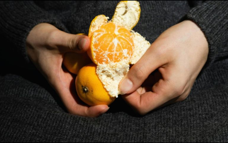 Cuando bajan las temperaturas, llega también la temporada de una de las frutas más esperadas cada año: las mandarinas. ESPECIAL / CANVA