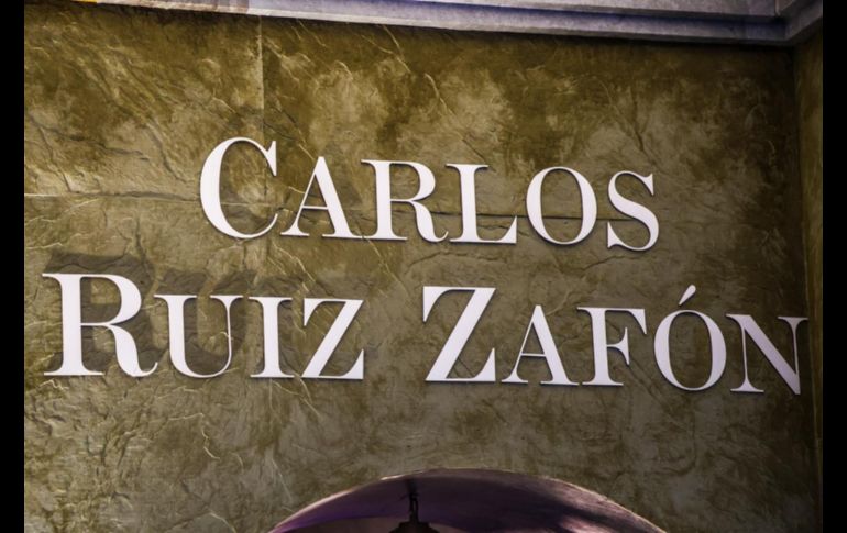 El homenaje no pretende reconstruir un museo, sino provocar una experiencia emocional, casi sensorial, que permita al lector reencontrarse con el autor y con la ciudad que lo acompañó en su obra como una presencia constante. EL INFORMADOR/ A. Navarro