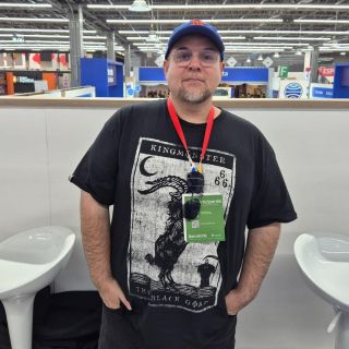 Antonio Ortuño presenta "El amigo muerto" en la FIL; una novela de amistad y aventura, pero también oscuridad