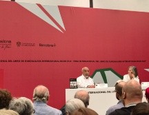 El libro de Leonardo Padura, inspirado en un caso real de parricidio, explora una narrativa que gira en torno a Rodolfo, un hombre jubilado que enfrenta el regreso de su hermano Geni, quien cometió dicho crimen. EL INFORMADOR/ N. ANDRADE.