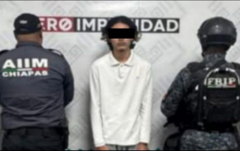 Un hombre que robó alhajas por un valor de siete millones de pesos en una joyería del mercado San Juan, del municipio de Tuxtla, fue detenido por elementos de la Policía Estatal. ESPECIAL