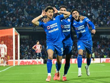 La Máquina mostró personalidad en el Estadio Olímpico Universitario y capitalizó los errores de Chivas para firmar una clasificación que los impulsa como uno de los candidatos fuertes del torneo. IMAGO7.