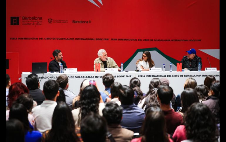 Sobre el escenario estaban Luis Estrada —director que ha construido una filmografía crítica y feroz sobre el país—, Alfonso Herrera, protagonista de 