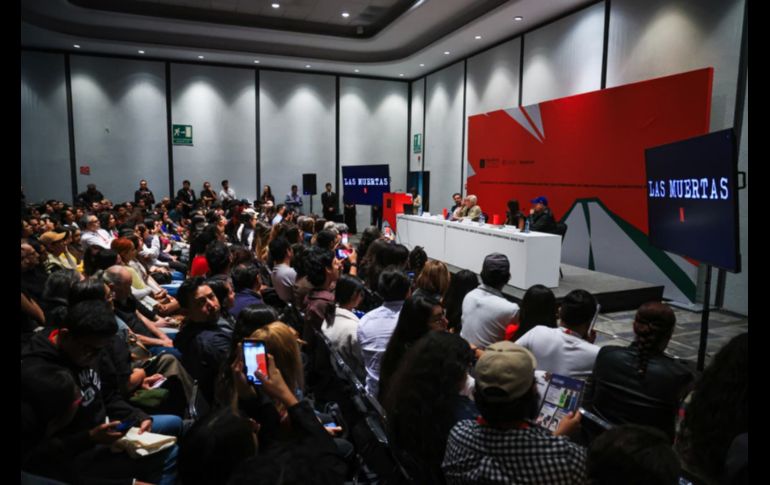 Sobre el escenario estaban Luis Estrada —director que ha construido una filmografía crítica y feroz sobre el país—, Alfonso Herrera, protagonista de 