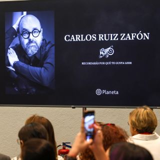 FIL rinde homenaje a Carlos Ruiz Zafón a cinco años de su fallecimiento
