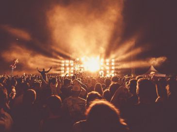 La llegada de diciembre transforma a Guadalajara en un punto de encuentro musical donde bandas y artistas encenderán el ánimo de toda la ciudad. PIXABAY