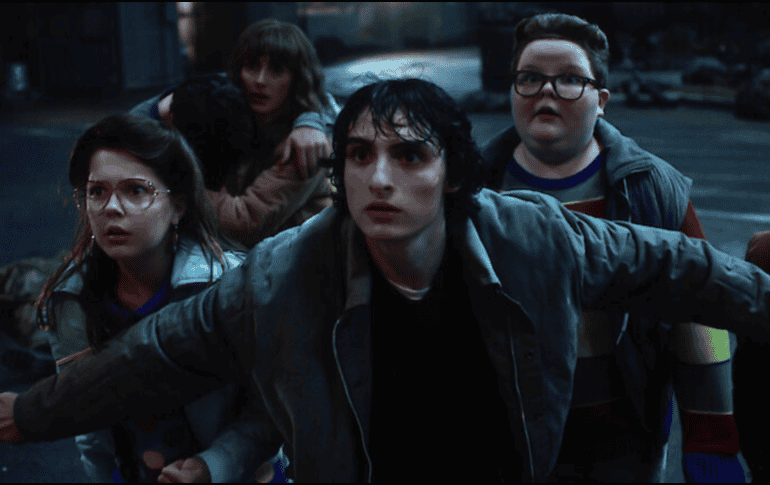 Los fans de Stranger Things en todas partes ajustaron sus radios a WSQK, The Squawk, sintonizando a la DJ Rockin’ Robin y al resto del equipo de Hawkins mientras continúan su lucha contra Vecna por el destino del mundo. NETFLIX.COM / ESPECIAL