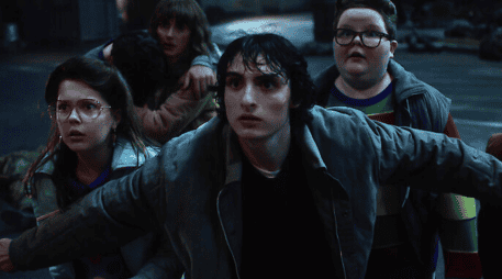 Los fans de Stranger Things en todas partes ajustaron sus radios a WSQK, The Squawk, sintonizando a la DJ Rockin’ Robin y al resto del equipo de Hawkins mientras continúan su lucha contra Vecna por el destino del mundo. NETFLIX.COM / ESPECIAL