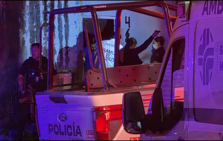 Paramédicos de la Cruz Verde Marcos Montero confirmaron el deceso de la víctima. ESPECIAL