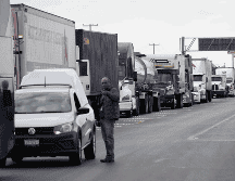 Manifestantes continuarán con el bloqueo durante este día y hasta que se tenga una negociación favorable en el tema de la Ley de Aguas. SUN / ARCHIVO