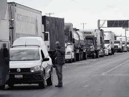 Manifestantes continuarán con el bloqueo durante este día y hasta que se tenga una negociación favorable en el tema de la Ley de Aguas. SUN / ARCHIVO
