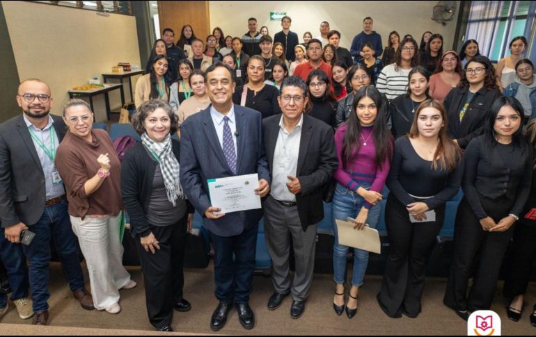Gaona invitó a los estudiantes a explorar la amplia oferta educativa del IDEFT. CORTESÍA