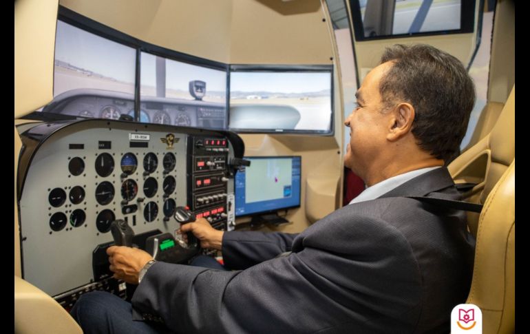 Gaona invitó a los estudiantes a explorar la amplia oferta educativa del IDEFT. CORTESÍA