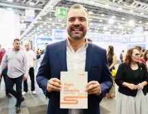 El alcalde de Tlajomulco, Quirino Velázquez, presentó una obra que aborda el modelo de cercanía y corresponsabilidad que ha impulsado su administración. ESPECIAL