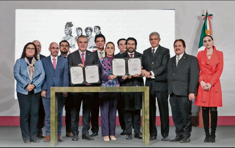 La Presidenta Claudia Sheinbaum aseguró que el incremento al salario mínimo, y la meta de que éste alcance el valor de 2.5 canastas básicas, no responde a decisiones improvisadas, sino a estudios técnicos y al consenso entre especialistas, empresarios, sindicatos y el Gobierno federal. ESPECIAL