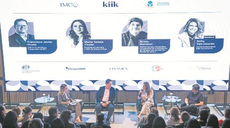 Sofia Van Hoorde, Francisco Prada, Maria Teresa Tirado y Bruno Martinez durante el evento Mujeres en las Empresas 2025. ESPECIAL